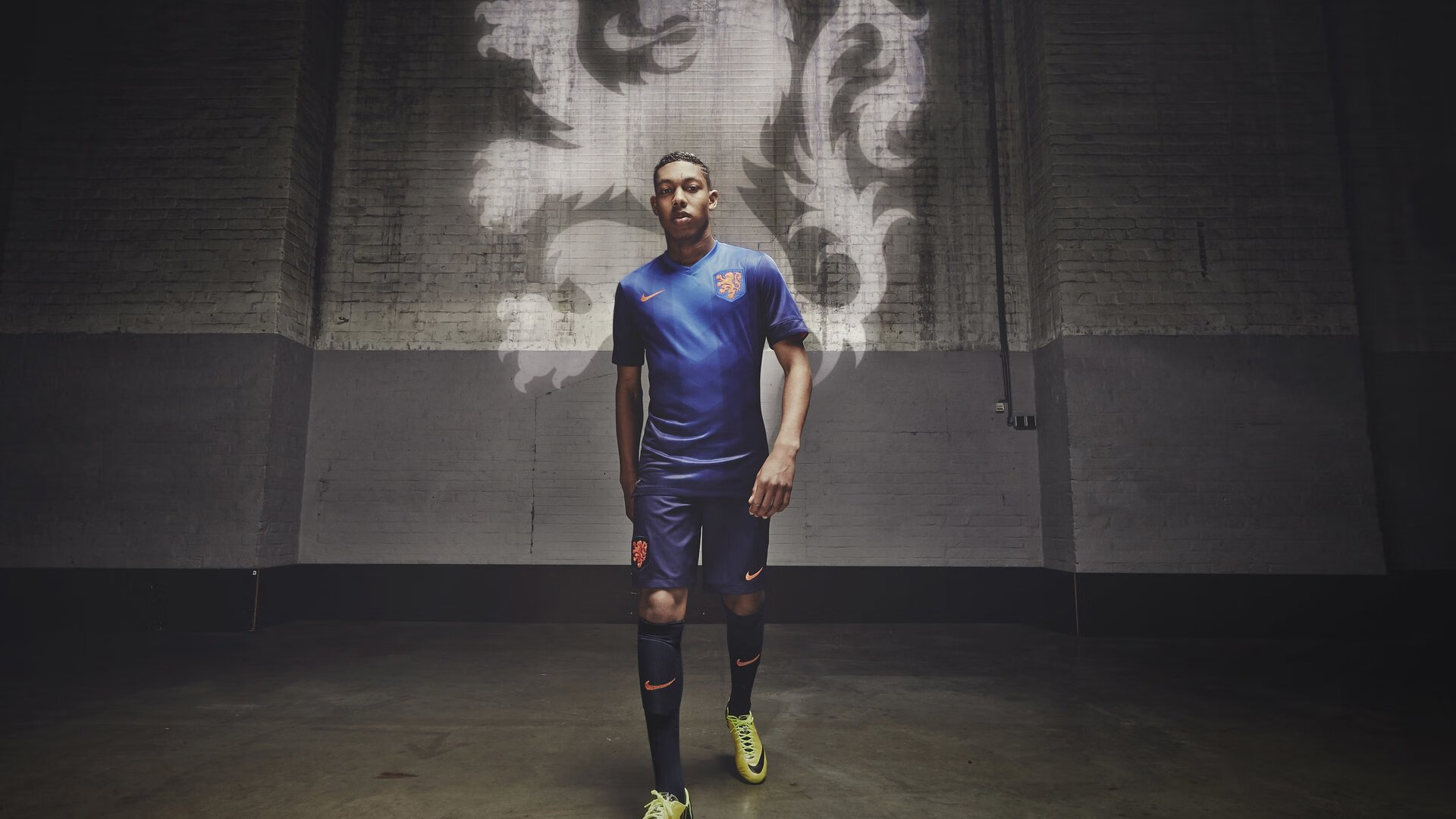 开云体育中国官网-温网力克美网，阿尔卡拉斯火热状态重塑网球格局